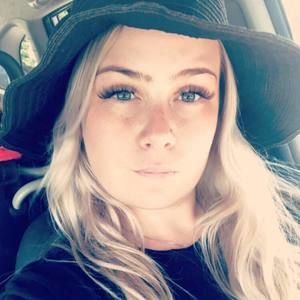 Meet your Posher, Jenn